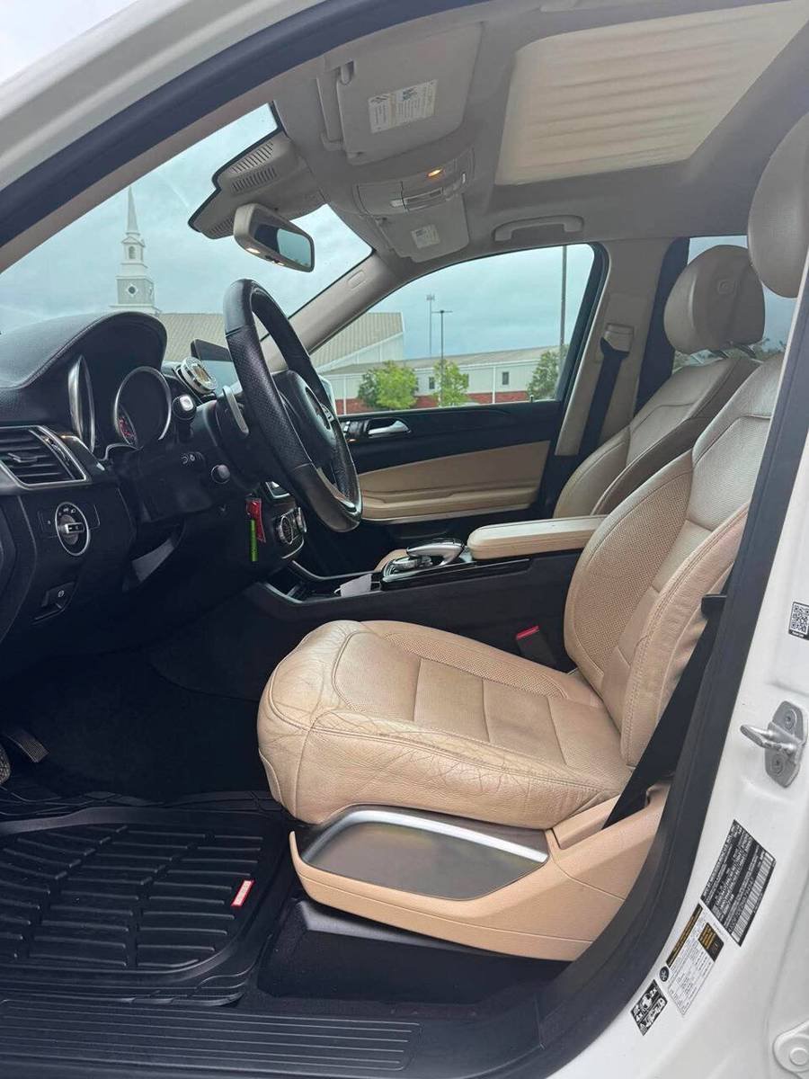 Used 2017 Mercedes-Benz GLS 550 4MATIC image 11