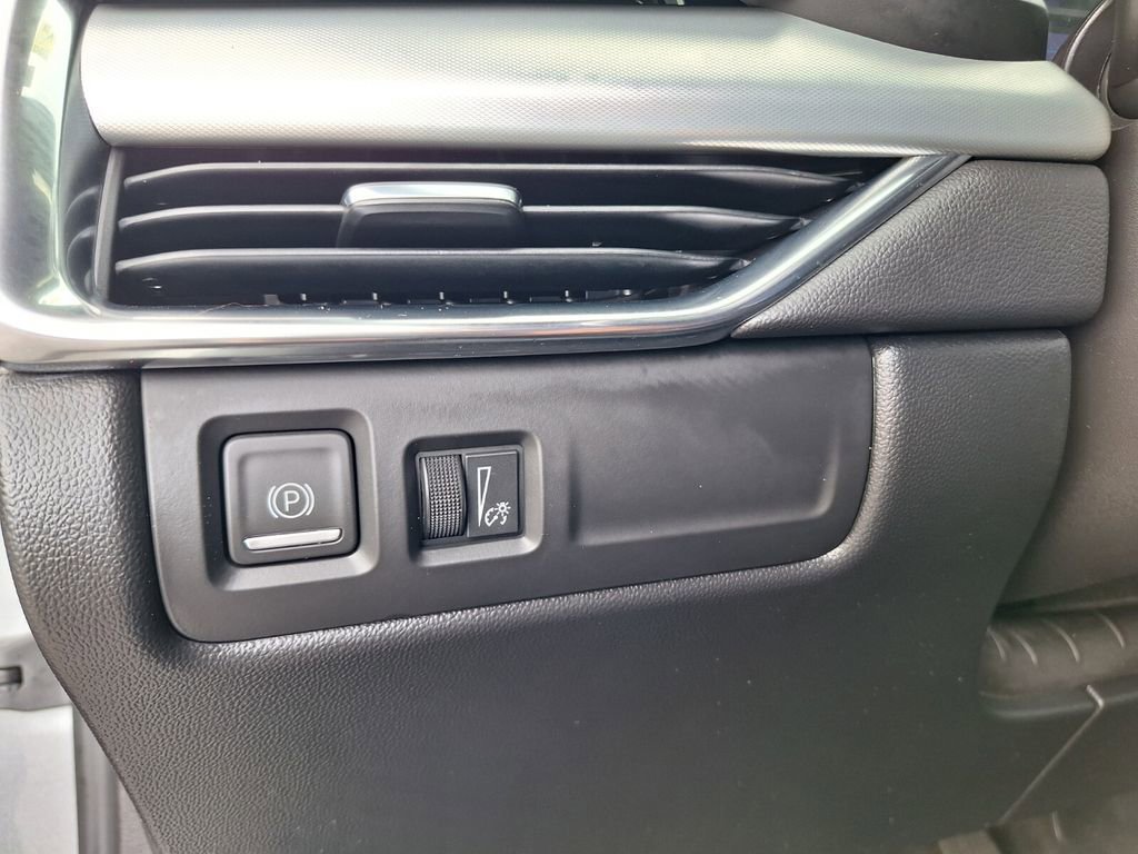 Used 2023 Cadillac XT4 Premium Luxury image 21