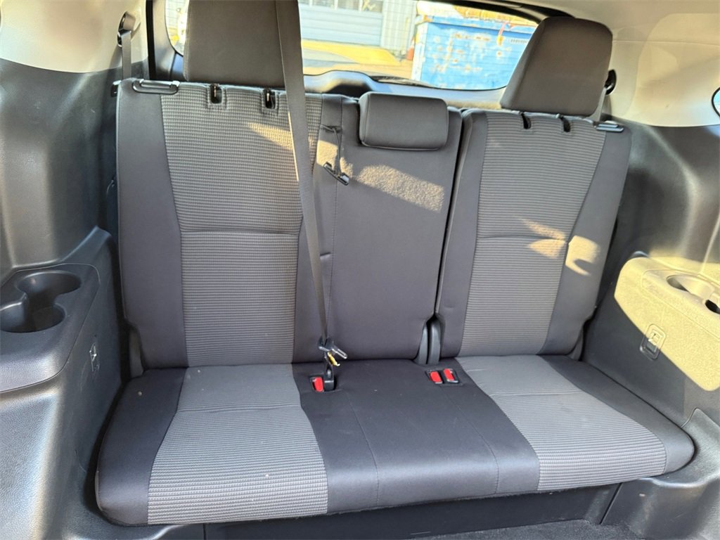 Used 2024 Toyota Highlander LE image 19