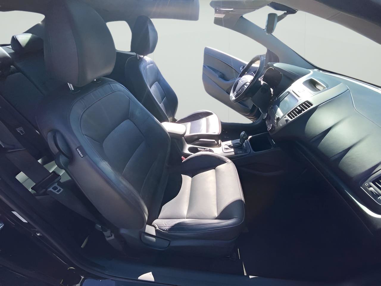 Used 2015 Kia Forte Koup EX w/ EX Premium Package FWD image 29