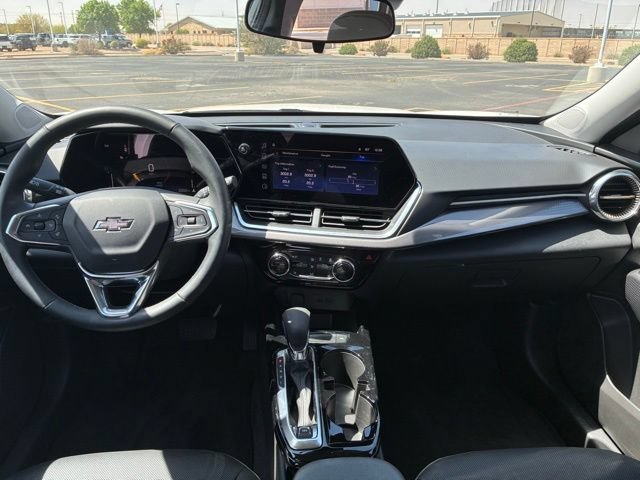 Used 2025 Chevrolet Trax ACTIV FWD image 14