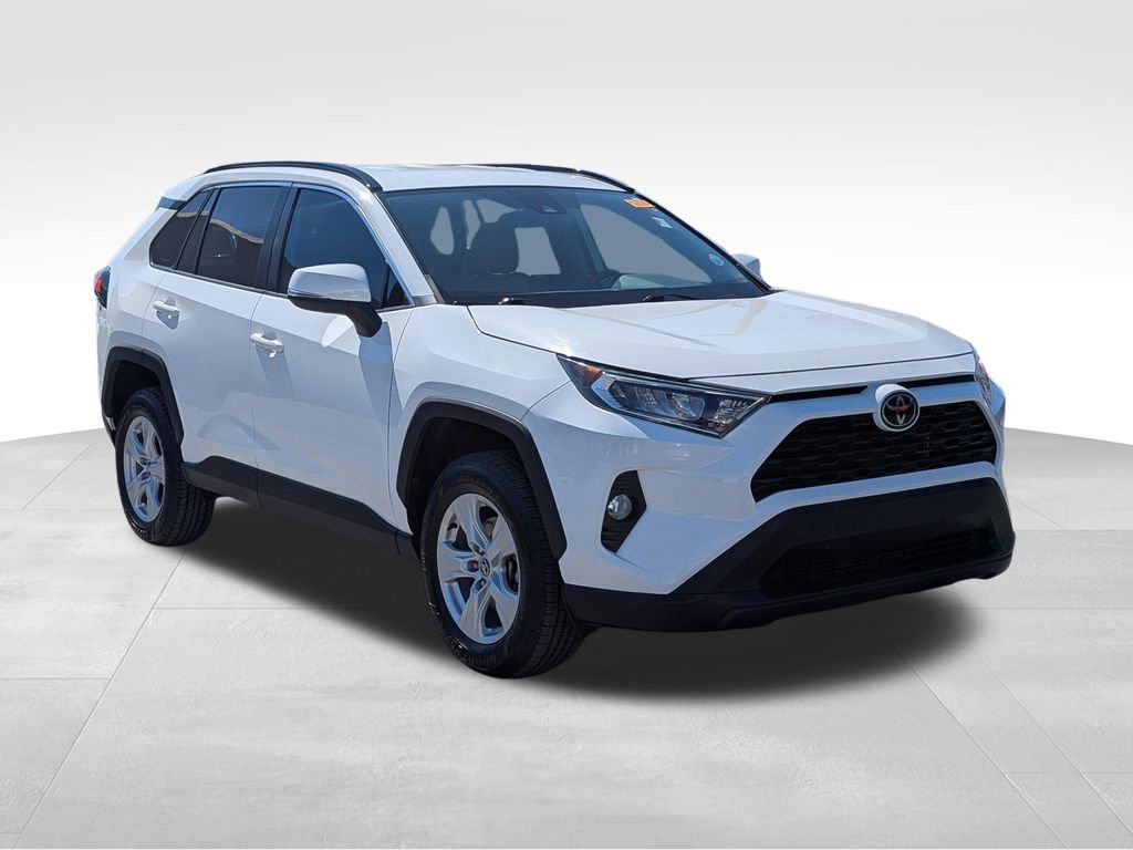 Used 2020 Toyota RAV4 XLE image 2