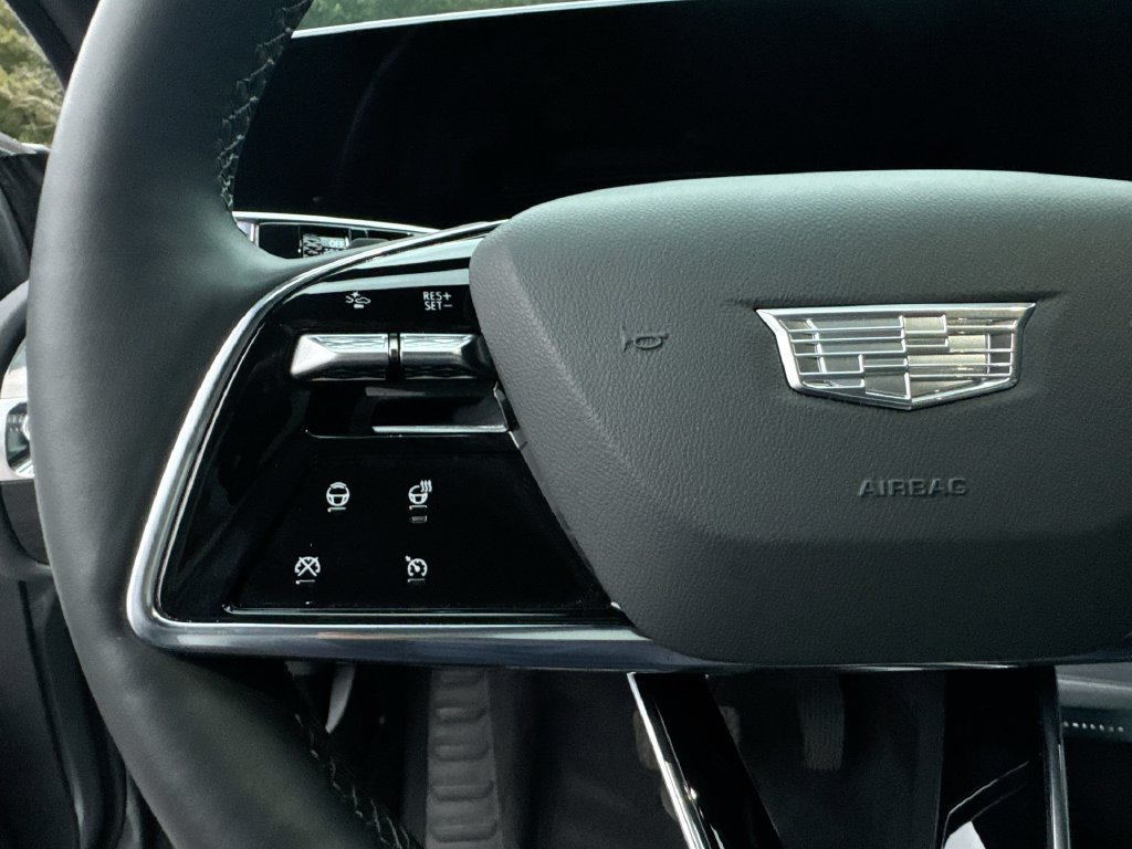 Used 2024 Cadillac Lyriq Luxury RWD image 17