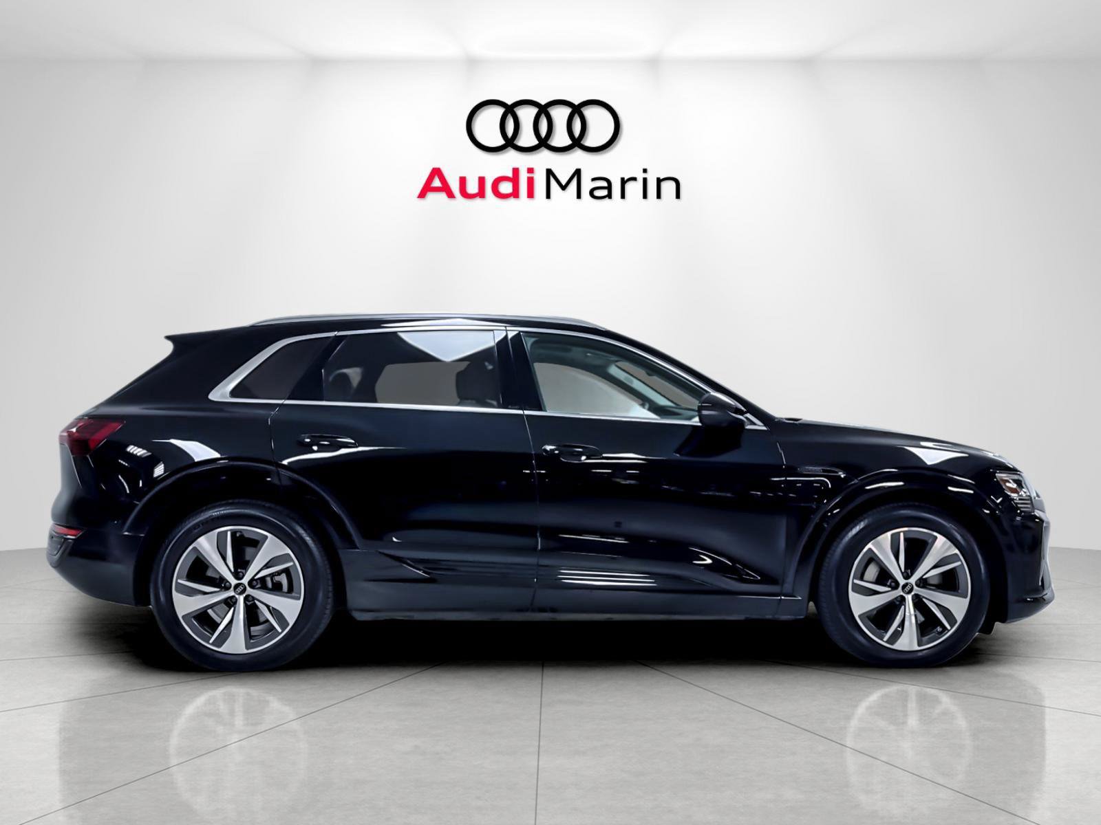 Used 2024 Audi Q8 e-tron Premium Plus w/ Premium Plus Package AWD/4WD image 6