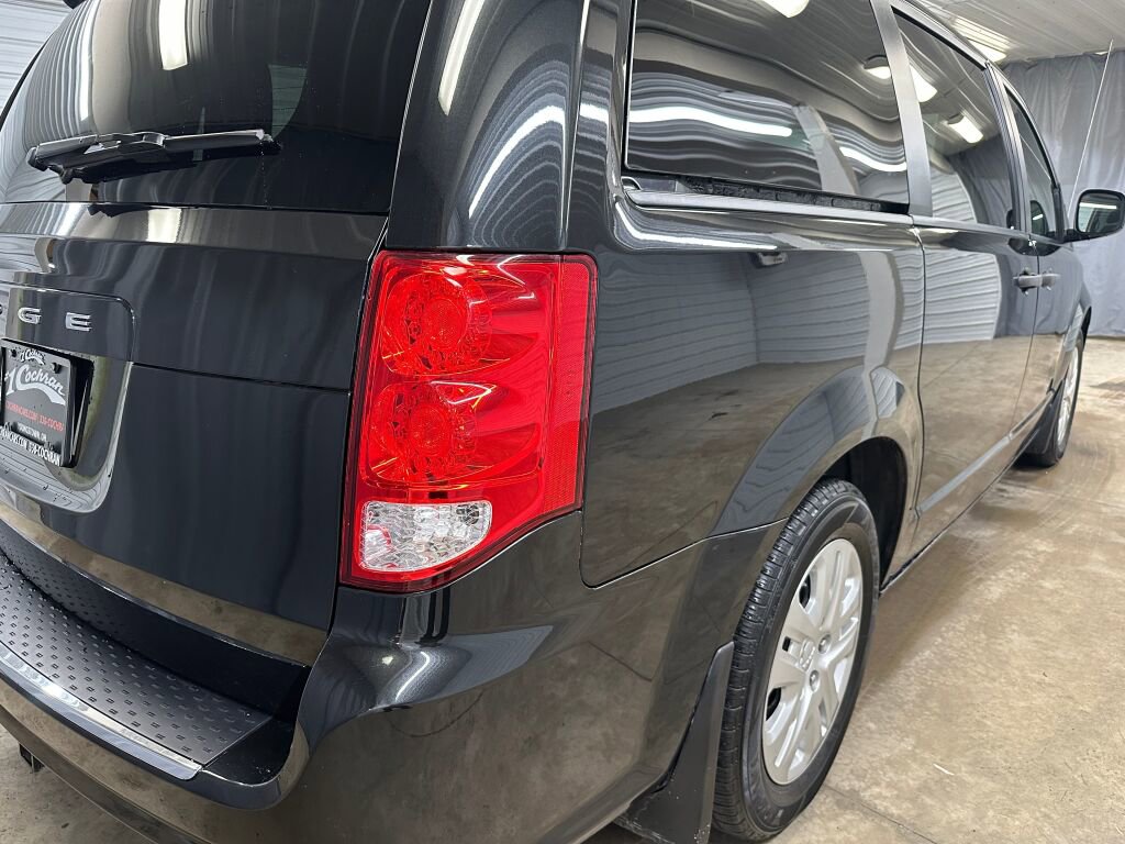 Used 2019 Dodge Grand Caravan SE image 19