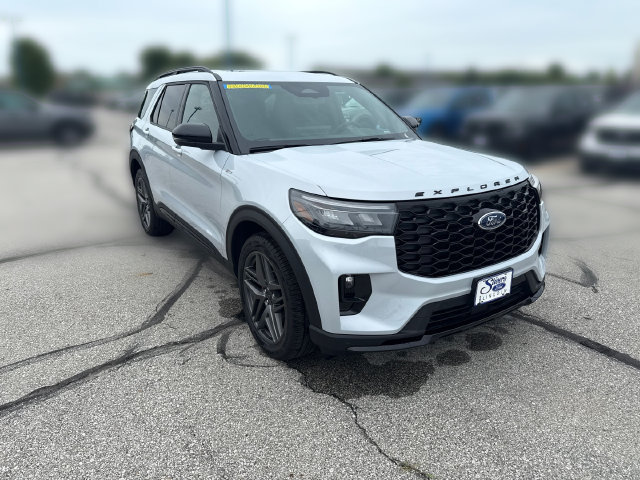 New 2026 Ford Explorer ST-Line w/ ST-Line Street Pack AWD/4WD image 3