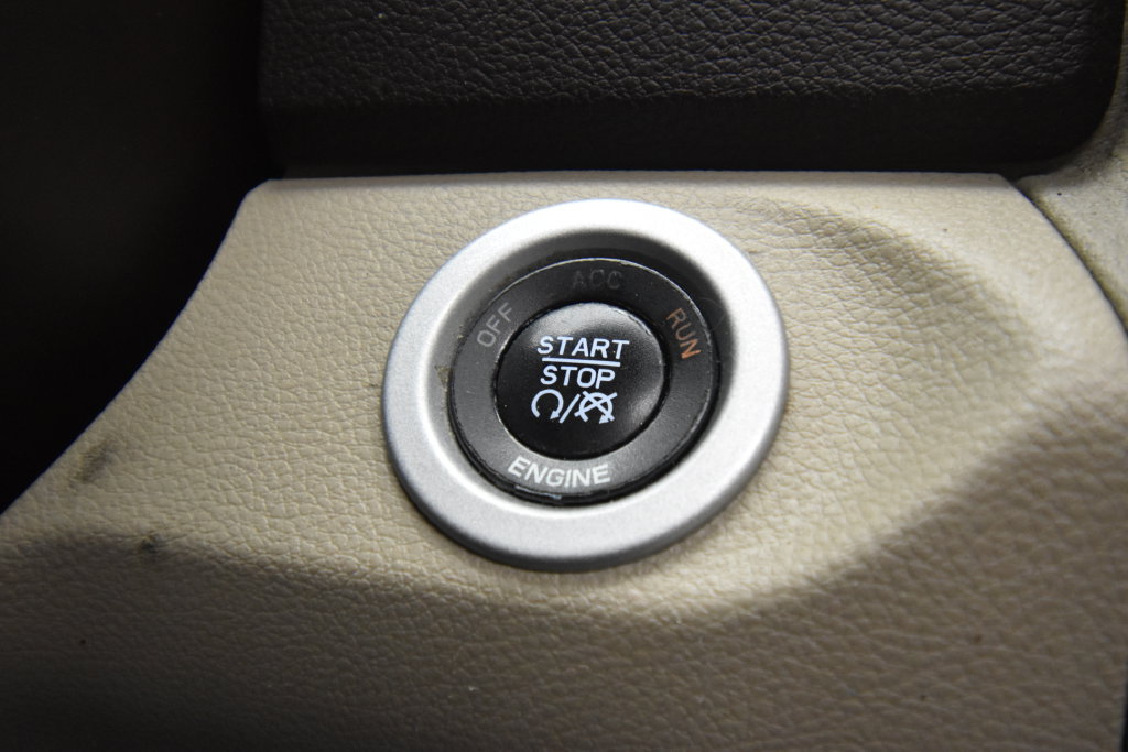 Used 2016 RAM 1500 Laramie w/ Convenience Group AWD/4WD image 33