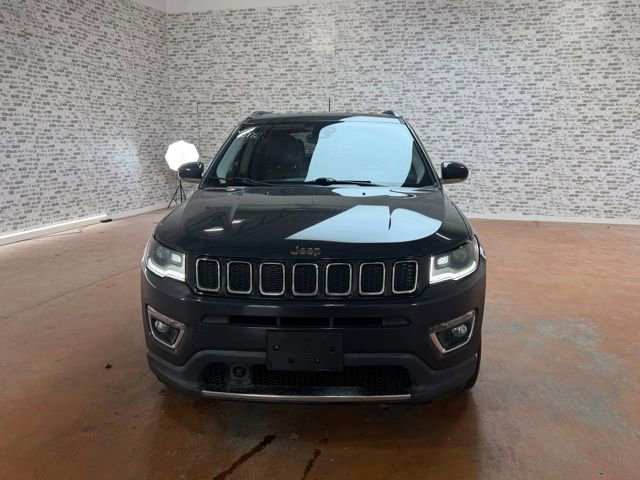 Used 2018 Jeep Compass Limited w/ Navigation Group FWD image 2