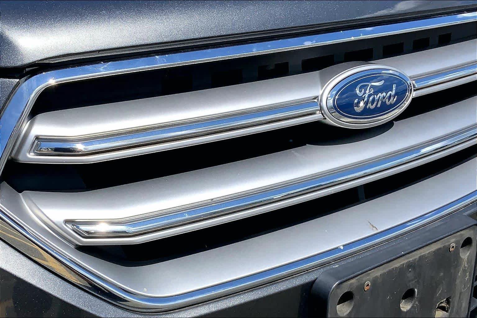 Used 2017 Ford Escape Titanium AWD/4WD image 30