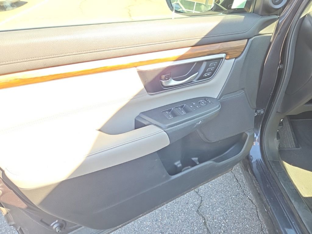 Used 2018 Honda CR-V Touring image 9