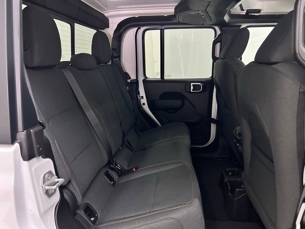 New 2025 Jeep Gladiator Sport image 18