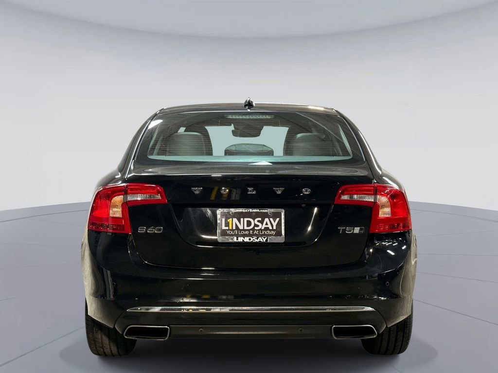 Used 2018 Volvo S60 T5 Inscription Platinum image 11