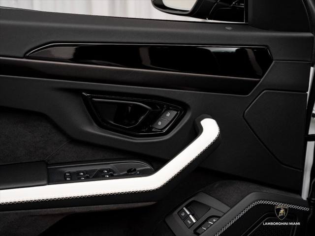 Used 2026 Lamborghini Urus SE AWD/4WD image 20