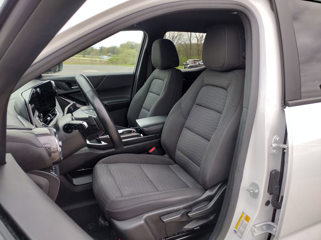 Used 2025 Chevrolet Equinox LT AWD/4WD image 9