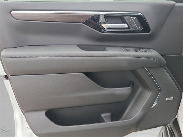 New 2026 Chevrolet Suburban LT image 20