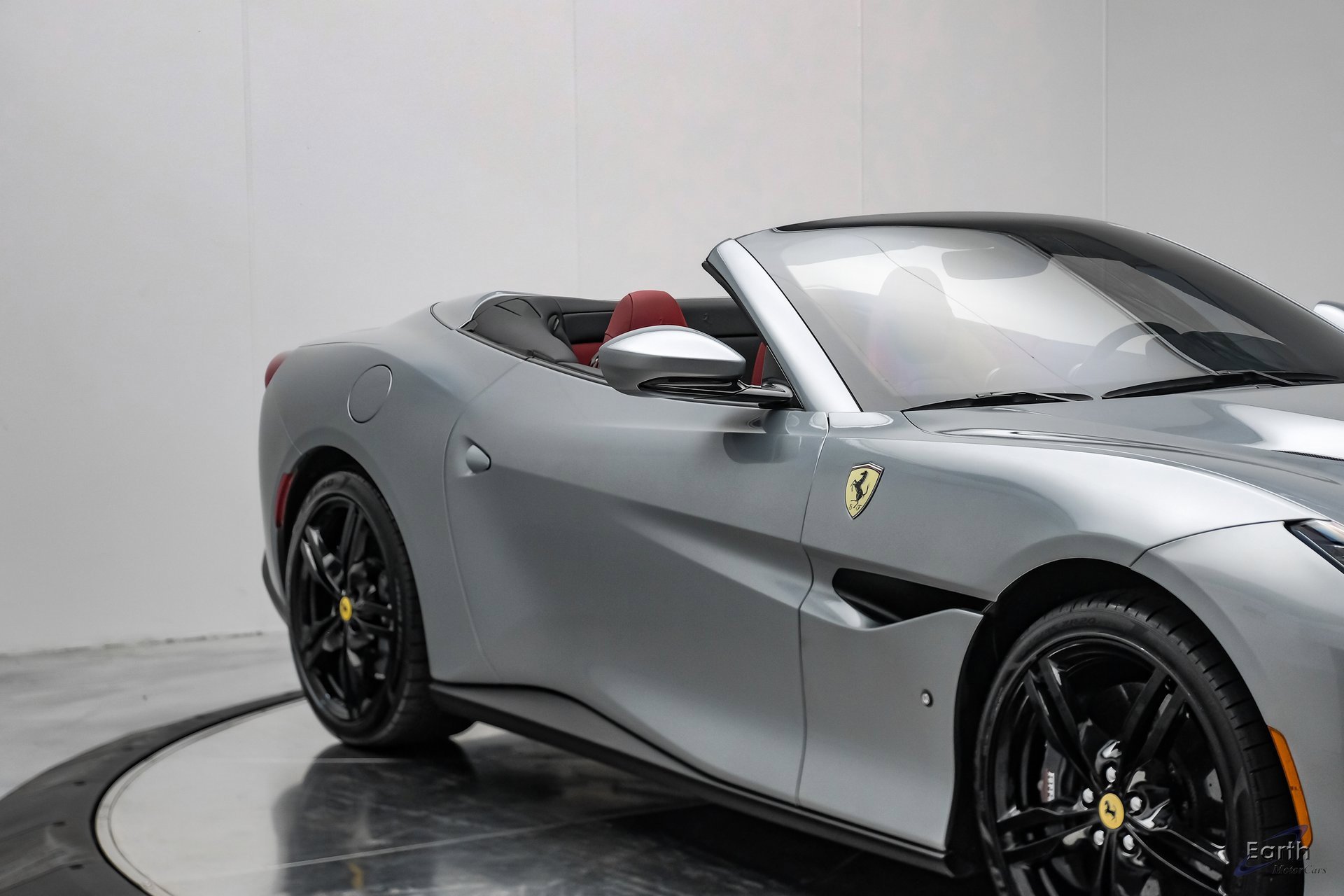 Used 2019 Ferrari Portofino image 33
