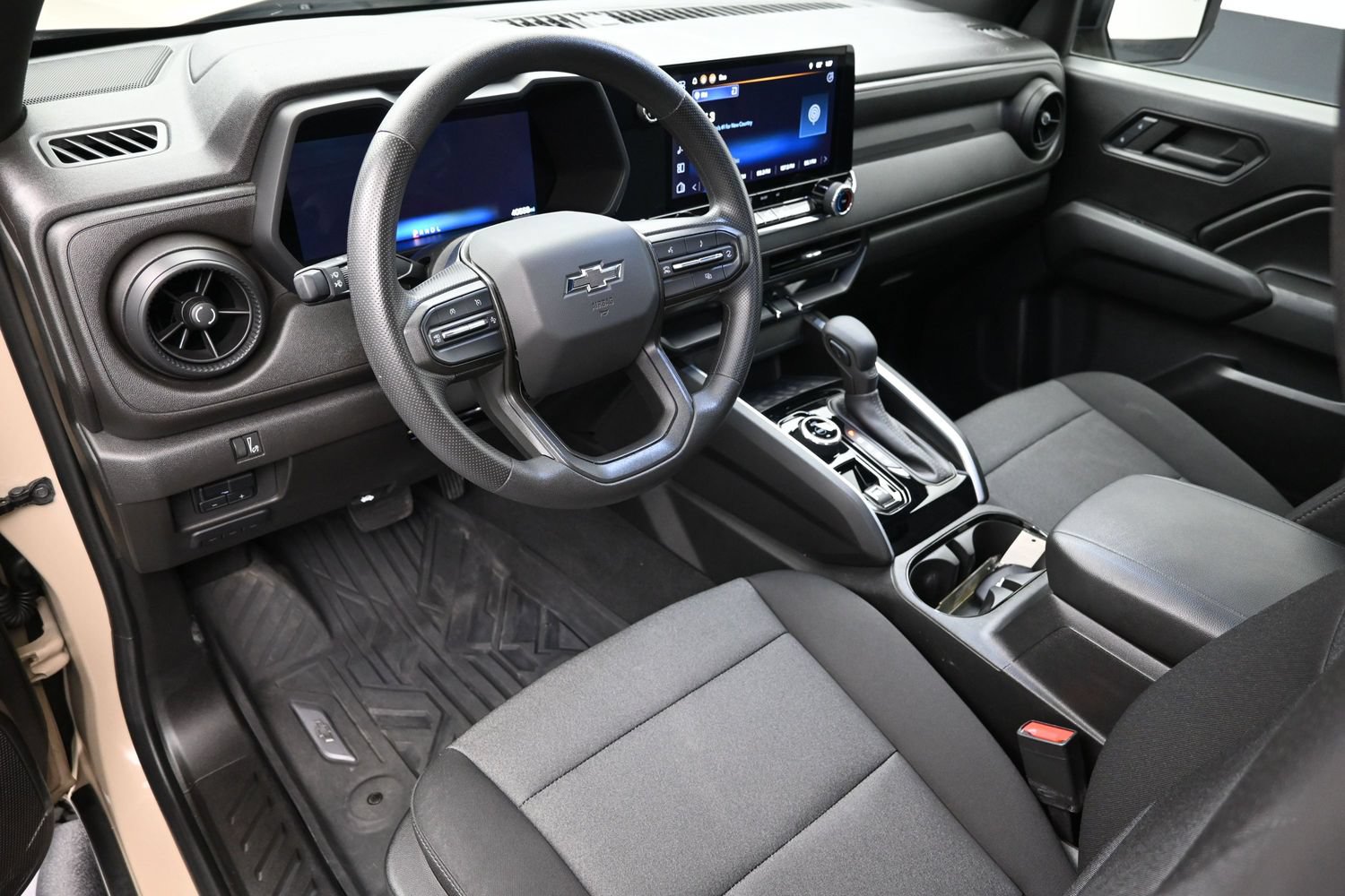 Used 2024 Chevrolet Colorado Trail Boss w/ Advanced Trailering Package AWD/4WD image 22