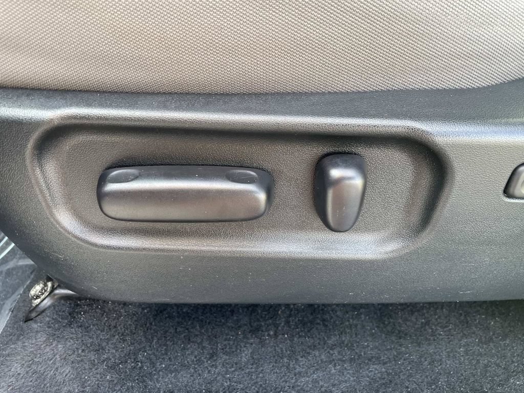Used 2021 Toyota Tacoma SR5 RWD image 24