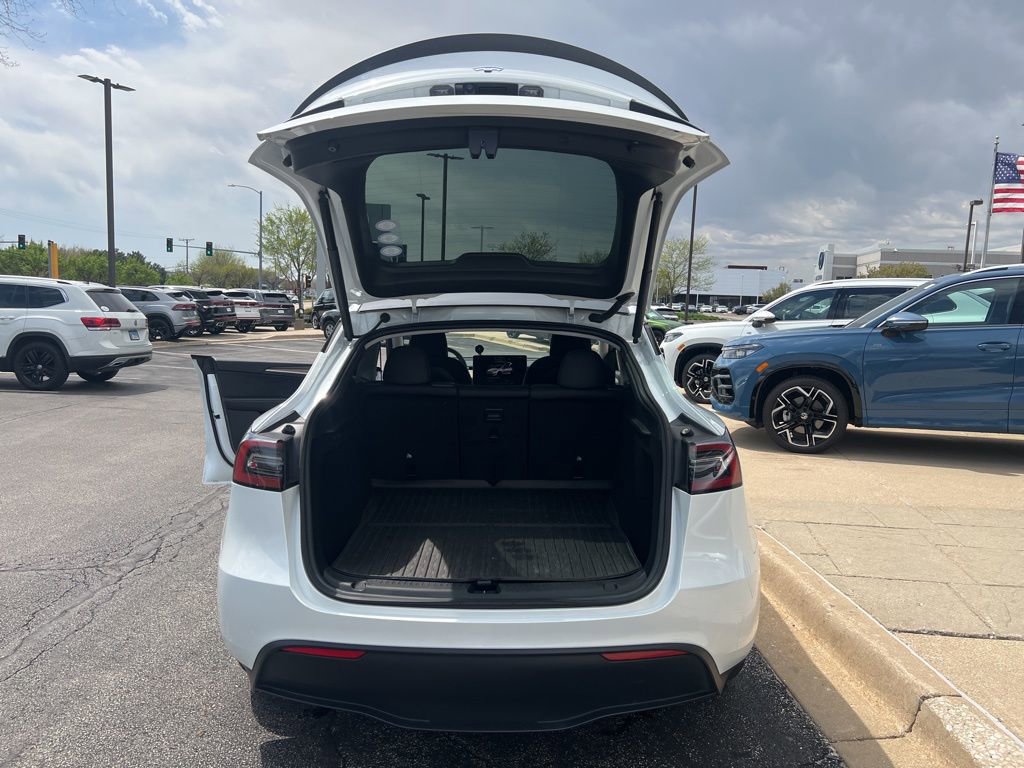 Used 2023 Tesla Model Y Performance AWD/4WD image 19