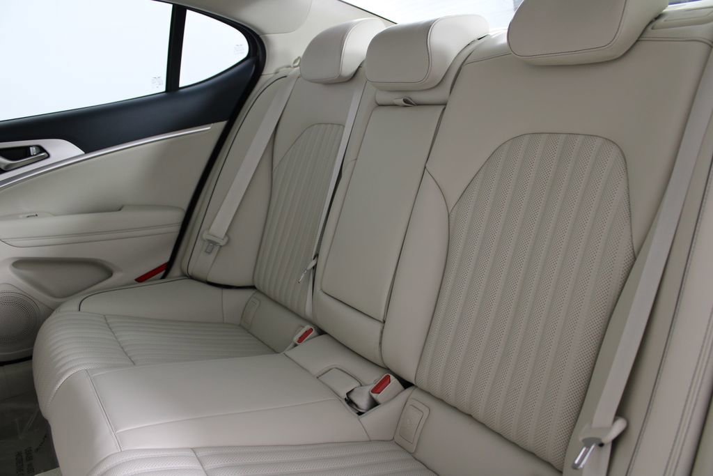 Used 2026 Genesis G70 2.5T Prestige image 18