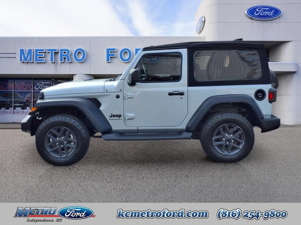 Used 2024 Jeep Wrangler Sport AWD/4WD image 6
