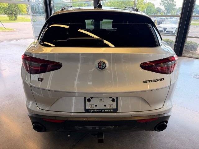 Used 2020 Alfa Romeo Stelvio AWD w/ Nero Edizione image 4