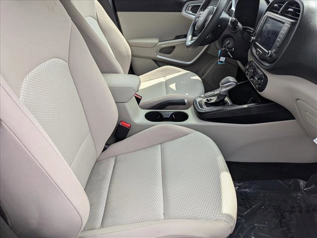 Used 2022 Kia Soul LX FWD image 22