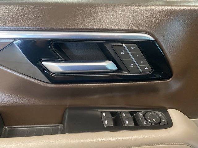Certified 2025 Chevrolet Suburban LT w/ Comfort Package AWD/4WD image 24