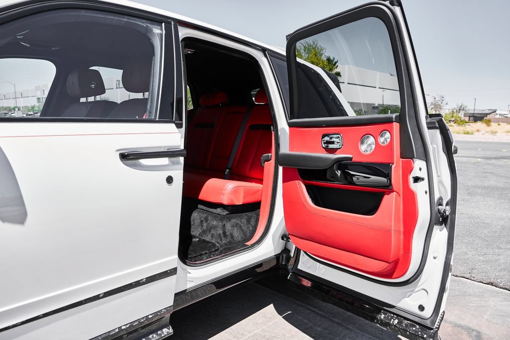 Used 2026 Rolls-Royce Cullinan AWD/4WD image 40