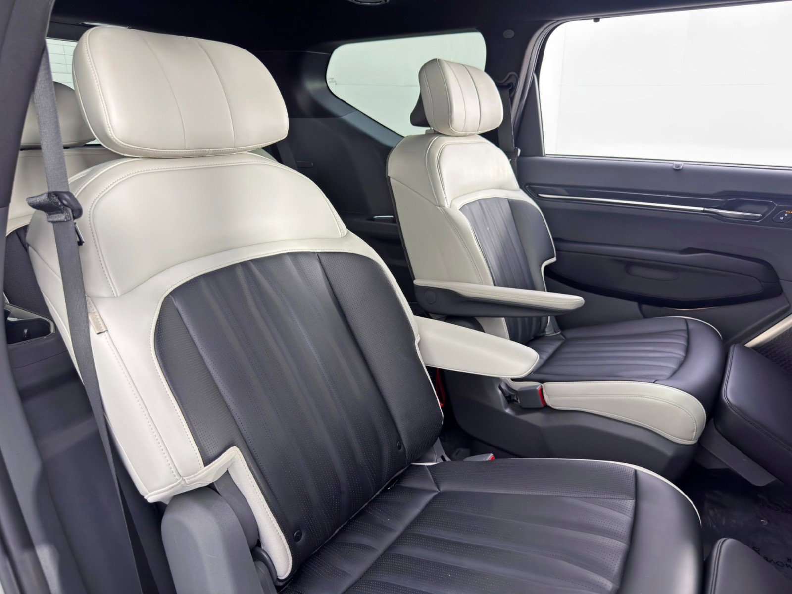 Used 2024 Kia EV9 GT-Line image 42