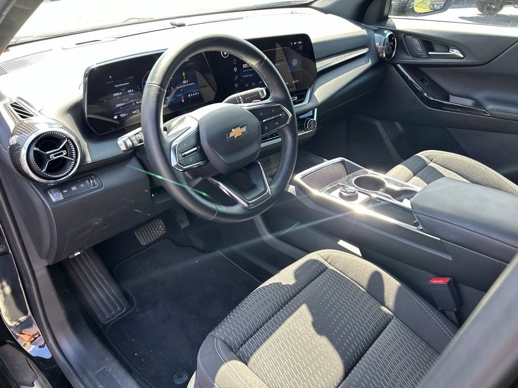 Used 2026 Chevrolet Equinox LT AWD/4WD image 17
