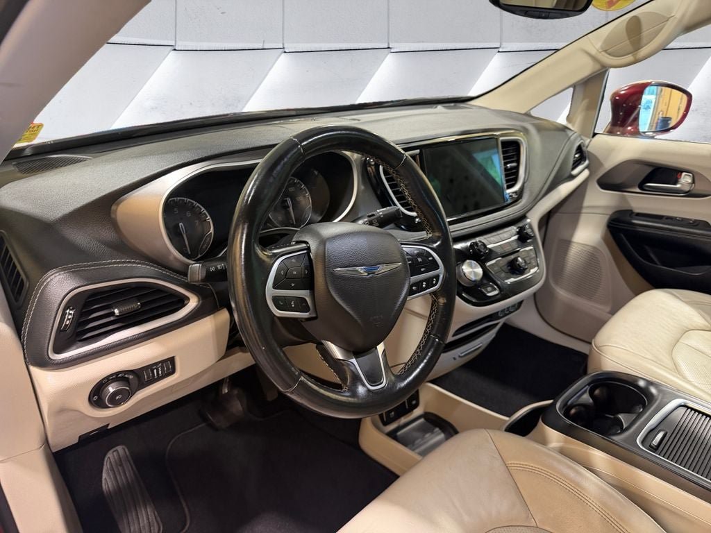 Used 2021 Chrysler Pacifica Touring-L AWD/4WD image 10