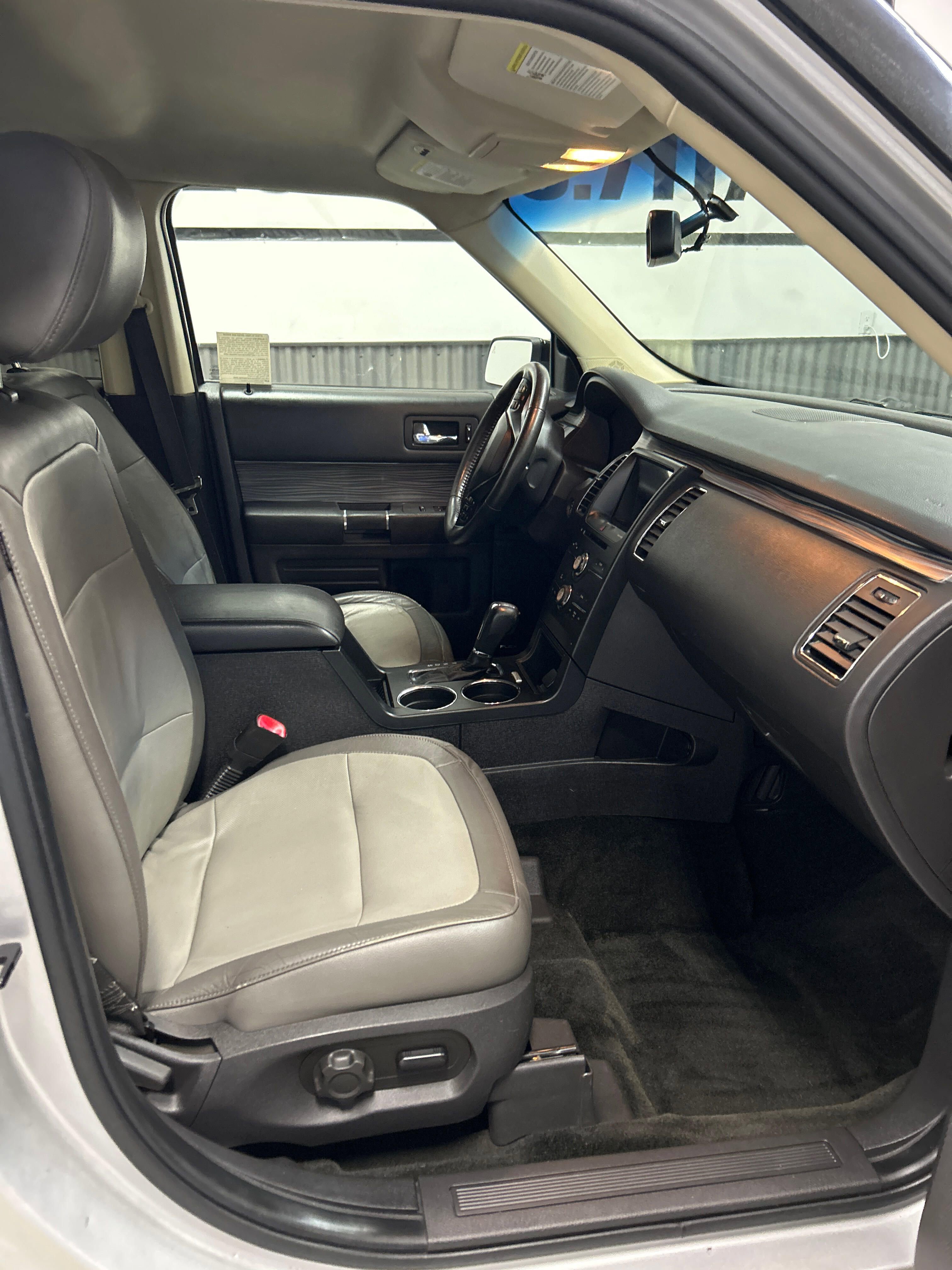 Used 2016 Ford Flex SEL w/ Equipment Group 202A FWD image 15