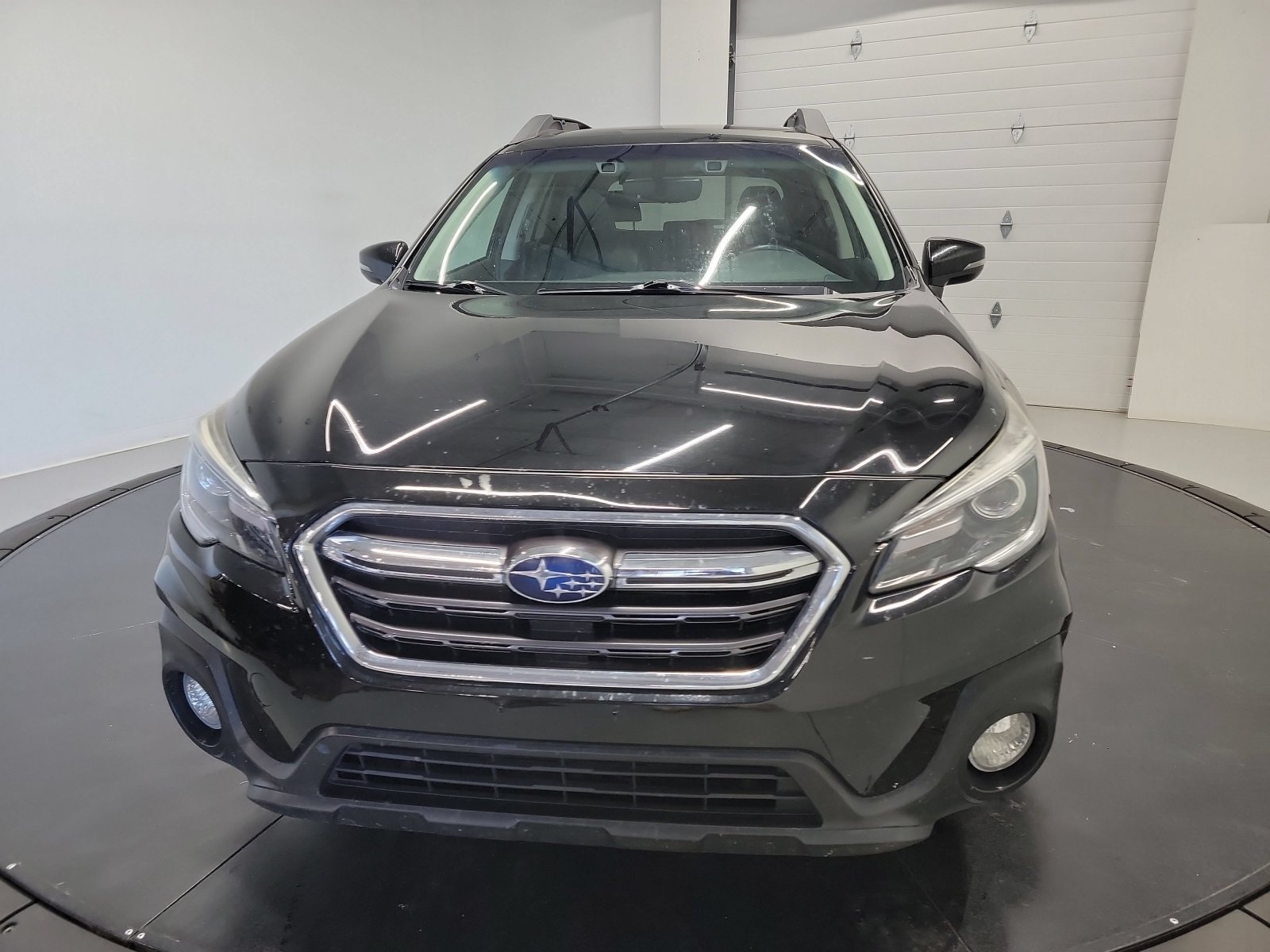 Used 2018 Subaru Outback 3.6R Limited AWD/4WD image 2