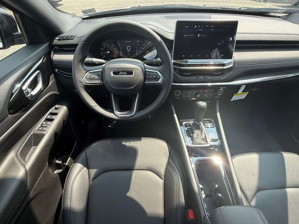 New 2025 Jeep Compass Limited w/ Sun & Sound Group image 3