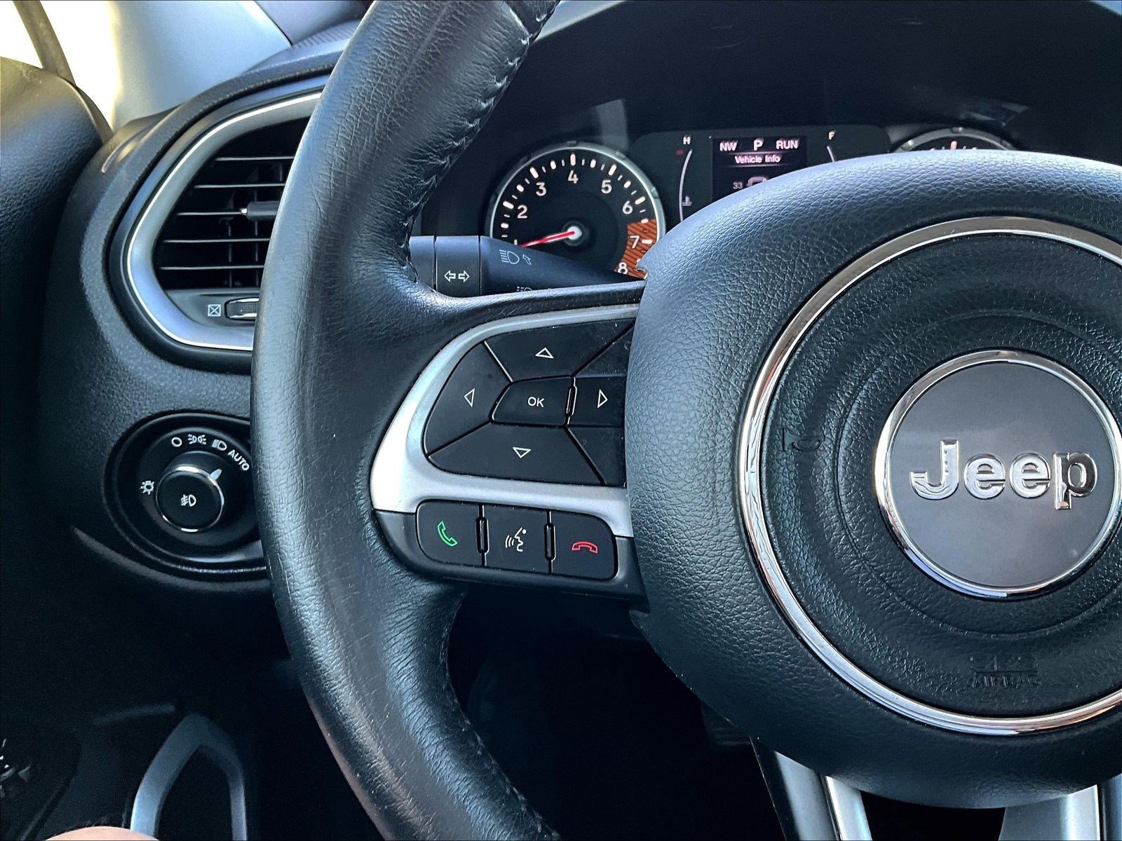 Used 2020 Jeep Renegade Latitude w/ Cold Weather Group AWD/4WD image 11