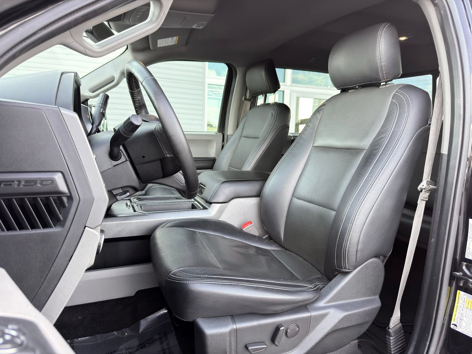 Used 2020 Ford F150 XLT w/ Equipment Group 302A Luxury AWD/4WD image 27