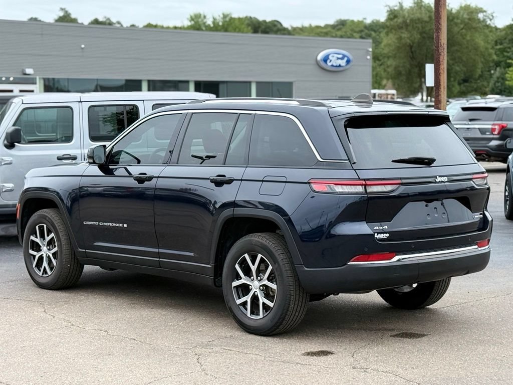 Used 2023 Jeep Grand Cherokee Limited AWD/4WD image 40