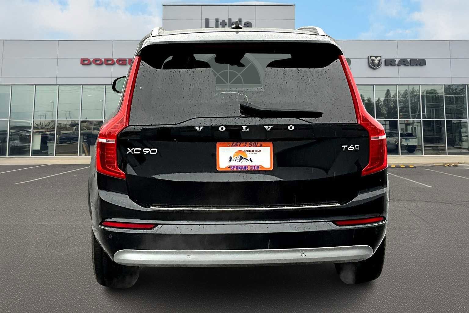 Used 2022 Volvo XC90 T6 Momentum w/ Climate Package image 5