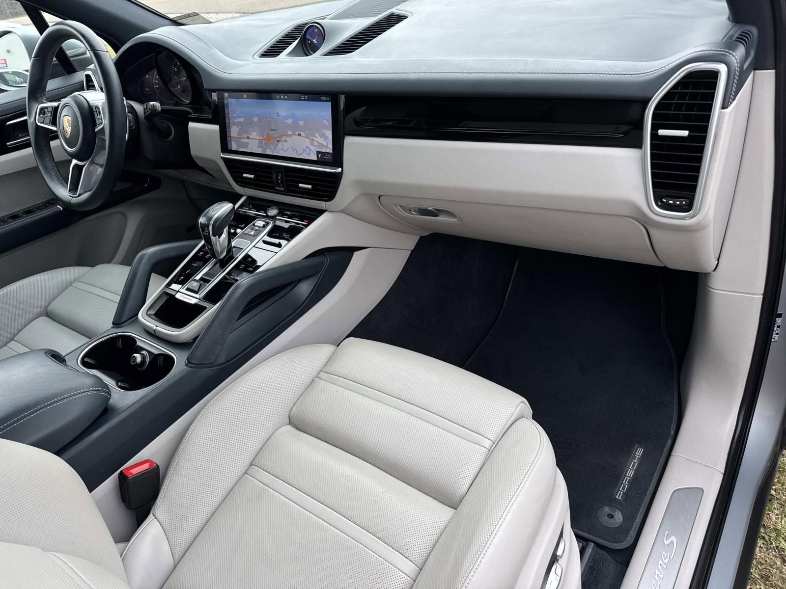 Used 2021 Porsche Cayenne S image 11