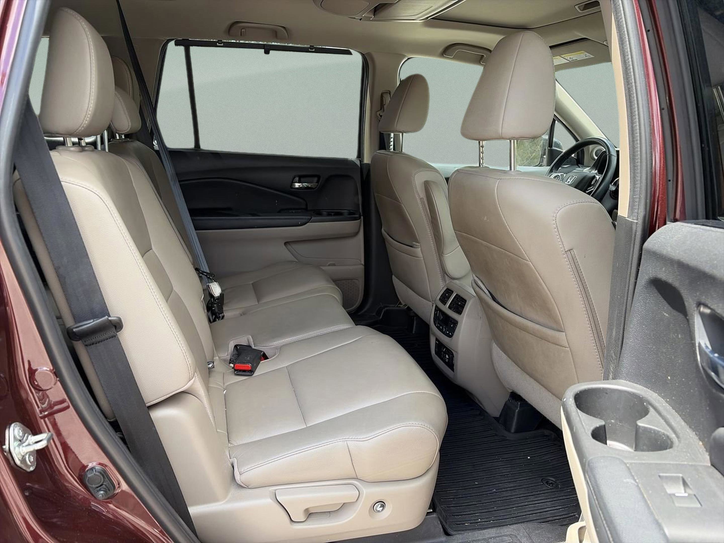 Used 2019 Honda Pilot Touring image 18