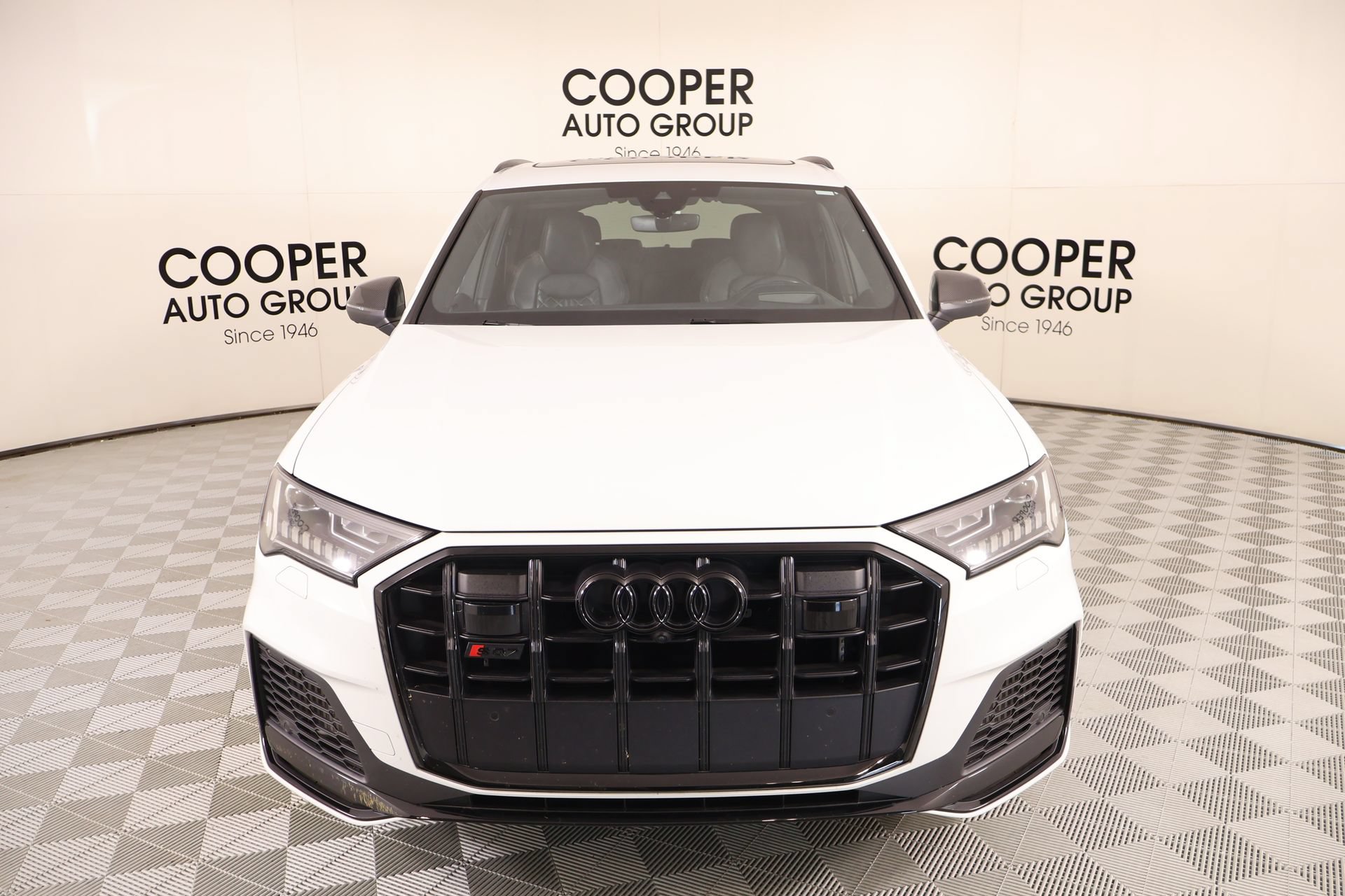 Used 2023 Audi SQ7 Prestige AWD/4WD image 9