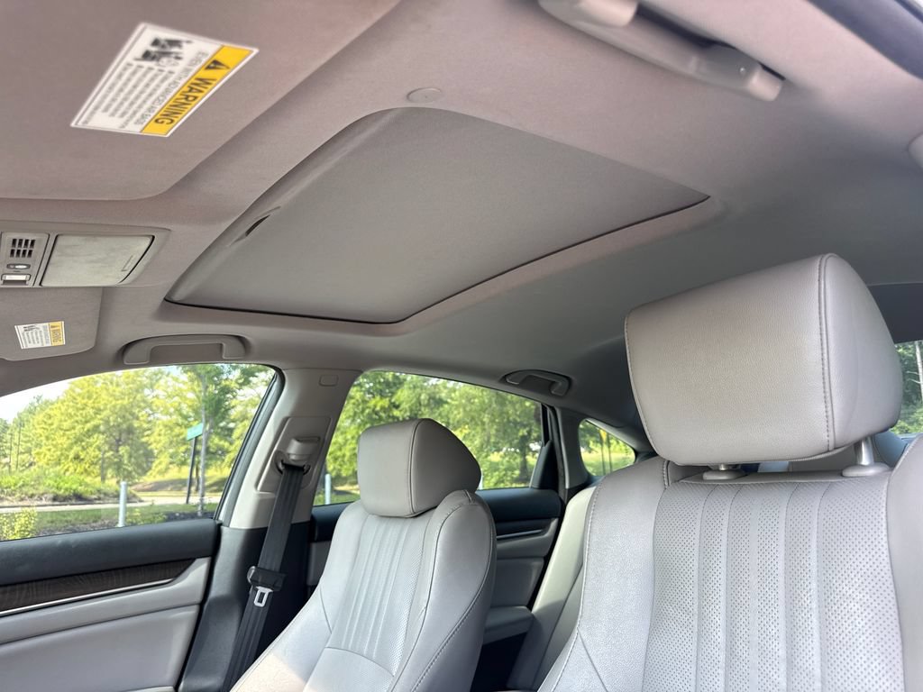 Used 2019 Honda Accord Touring image 30