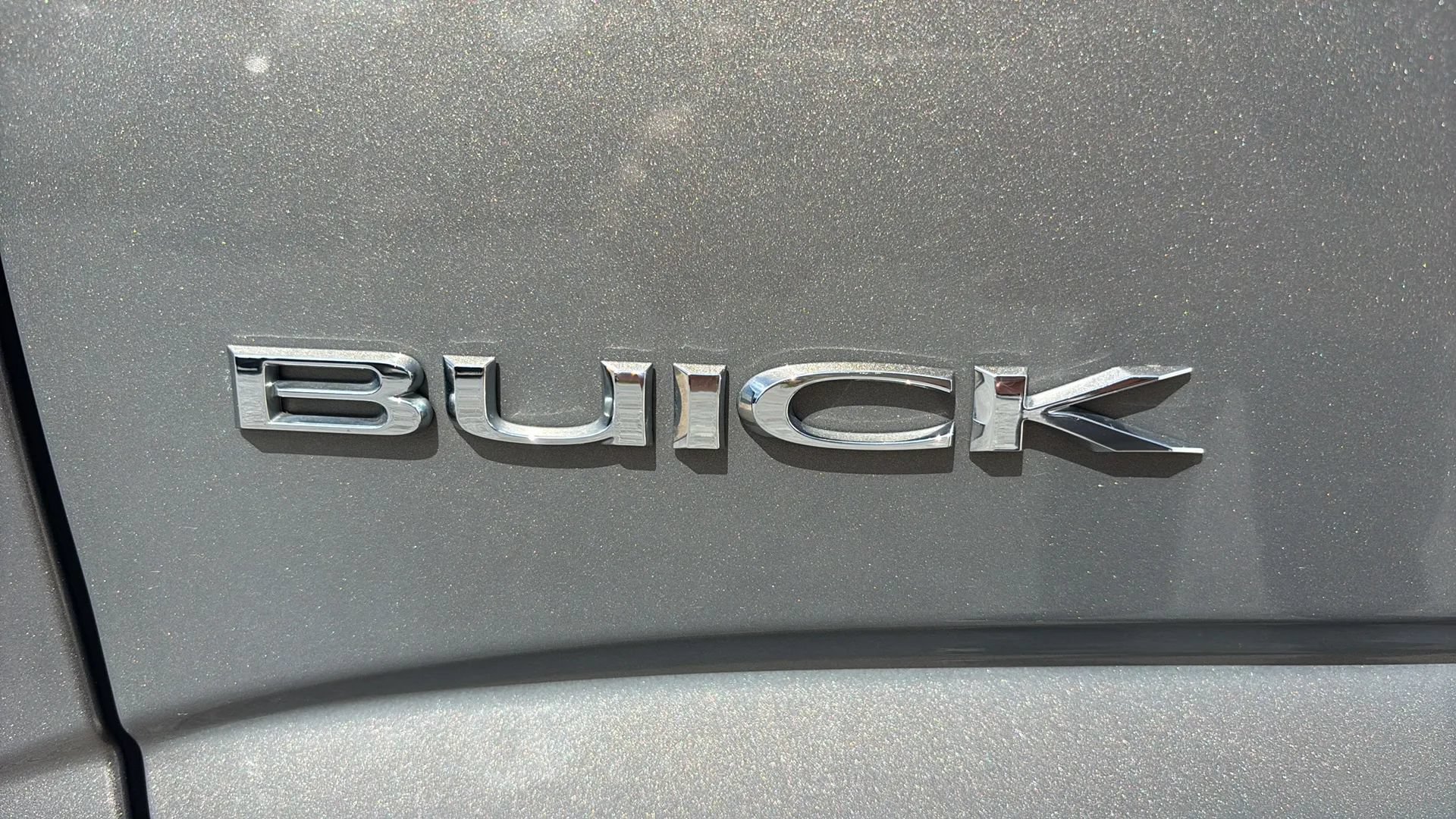 Used 2018 Buick Enclave Essence AWD/4WD image 5