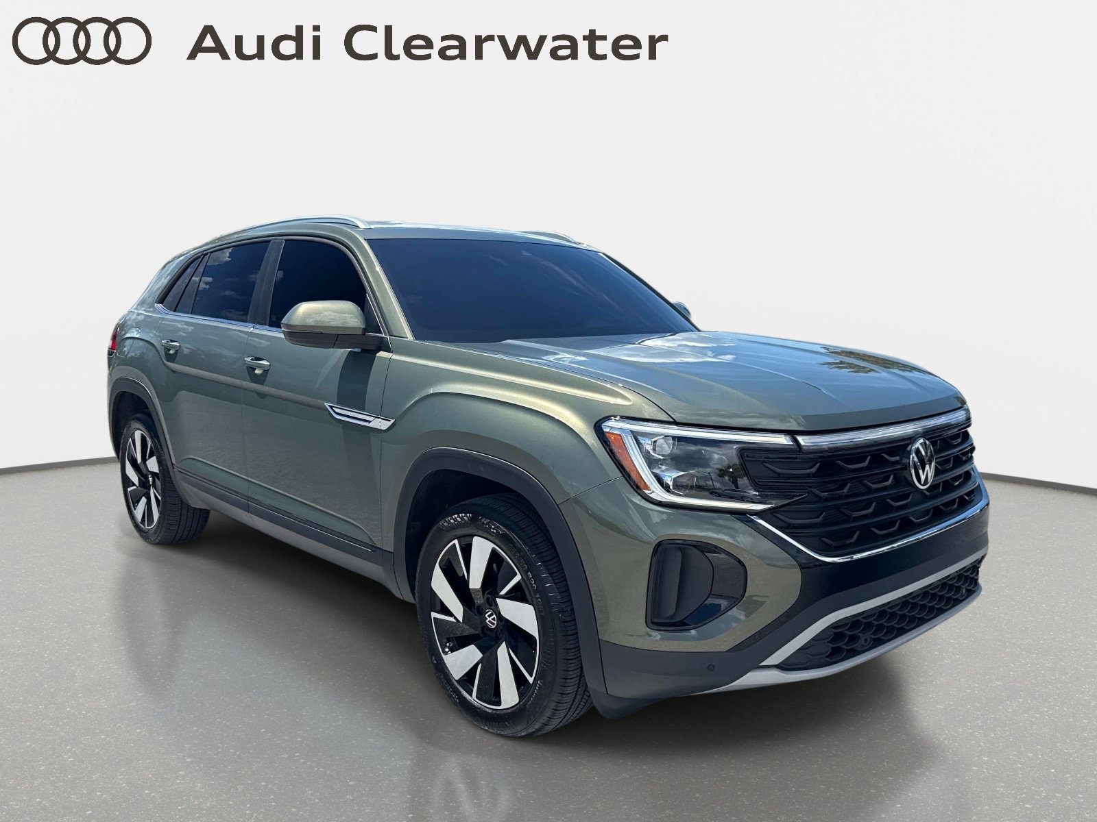 Used 2025 Volkswagen Atlas Cross Sport SE FWD image 6