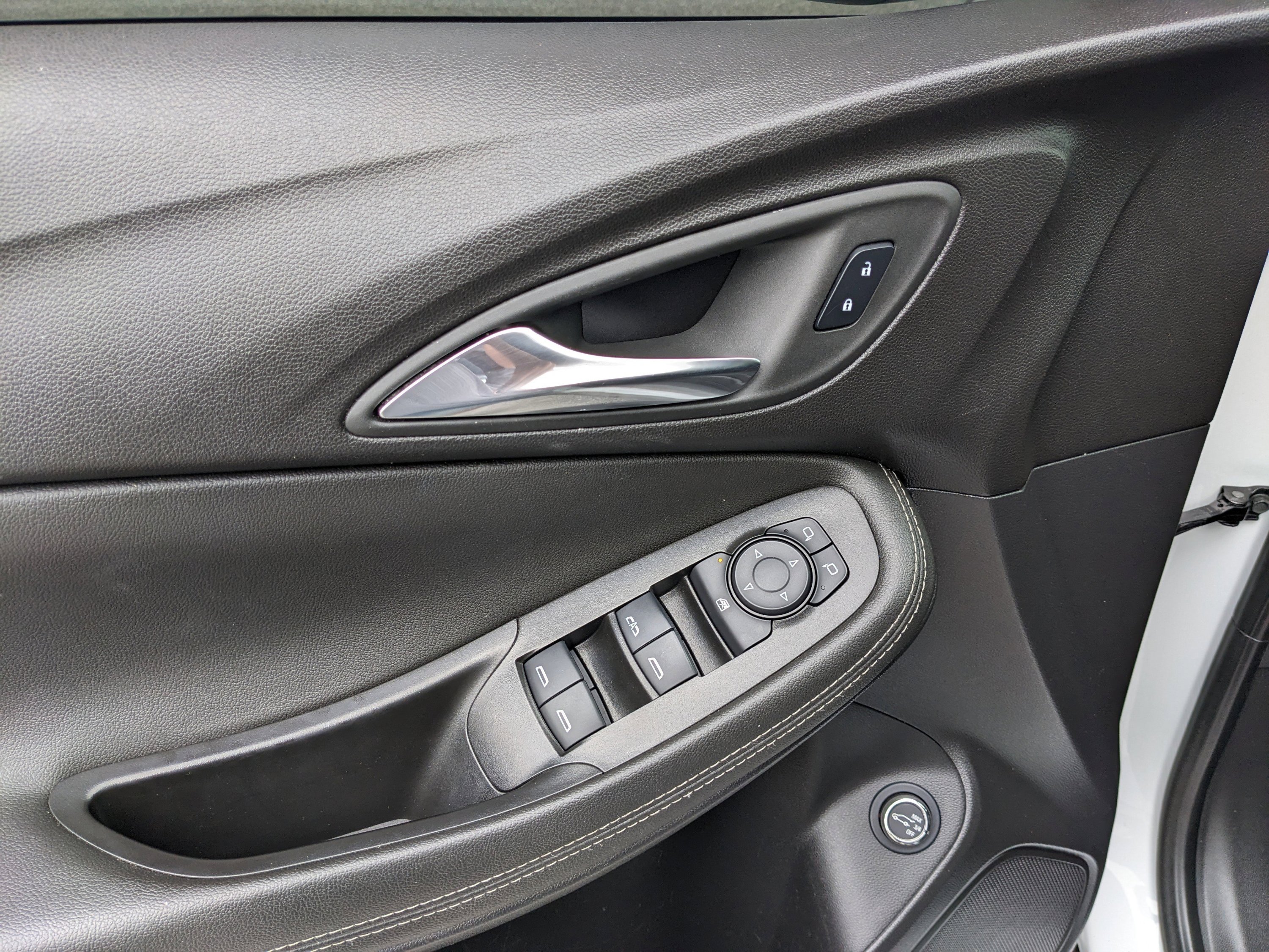 Used 2025 Buick Encore GX Preferred FWD image 18