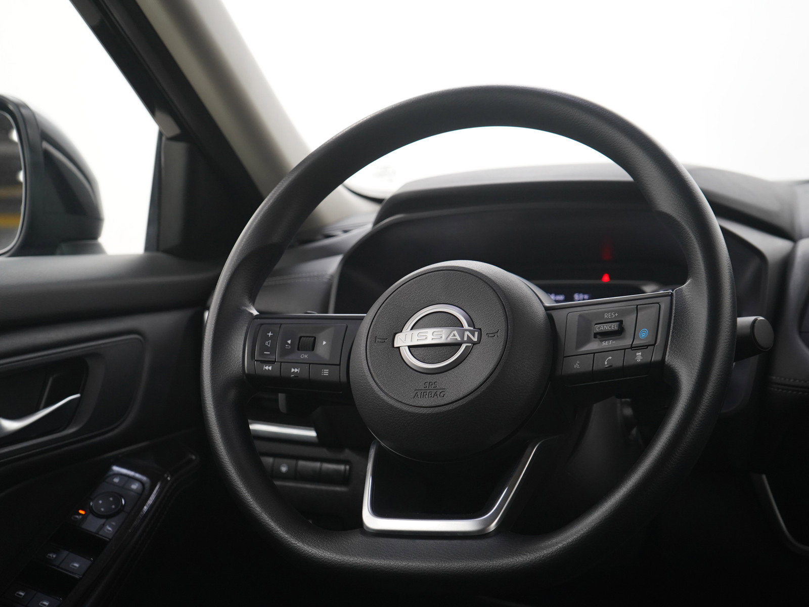 Used 2024 Nissan Rogue SV AWD/4WD image 14