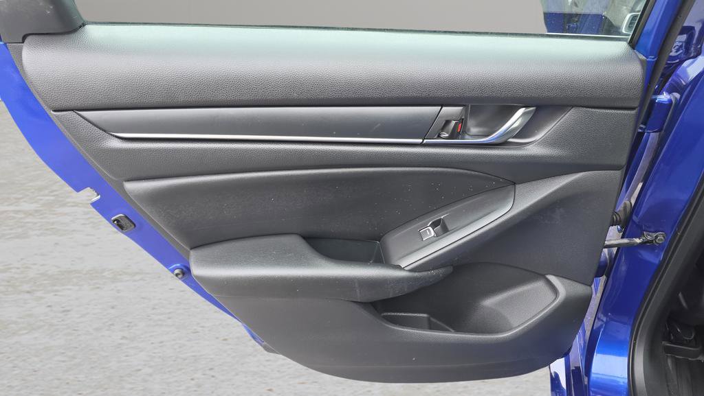 Used 2022 Honda Accord Sport image 12