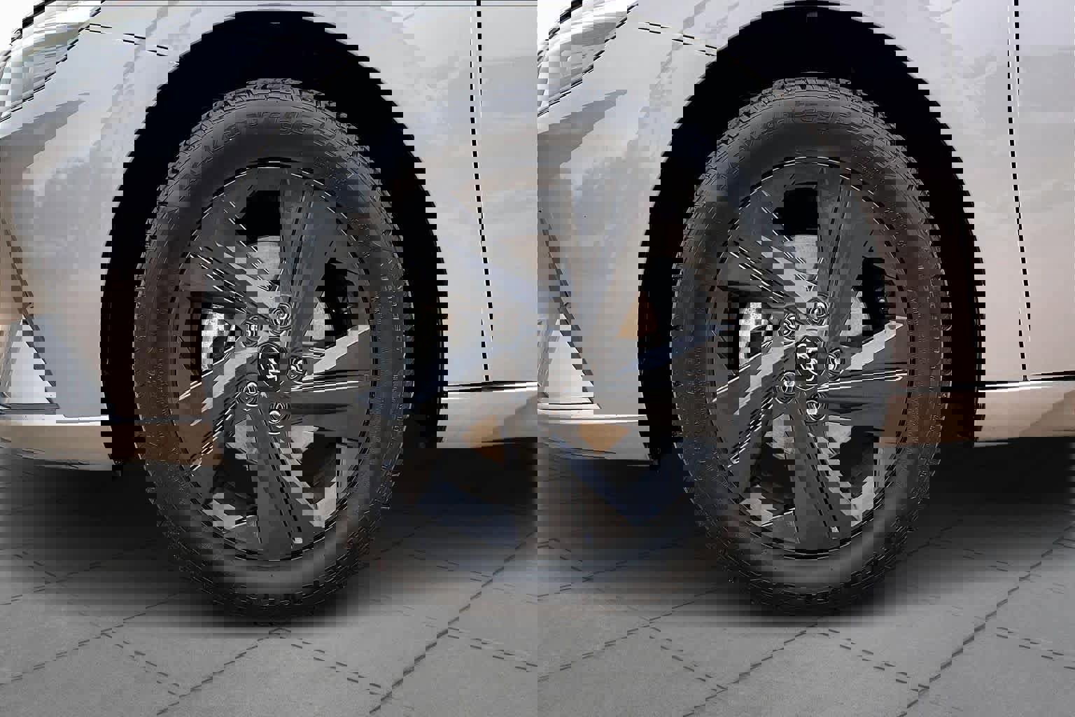 Used 2022 Hyundai Elantra SEL w/ Preferred Accessory Package image 8