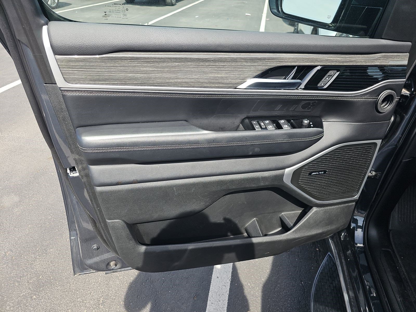 Used 2022 Jeep Wagoneer Series III w/ Flexible Seating Group image 16